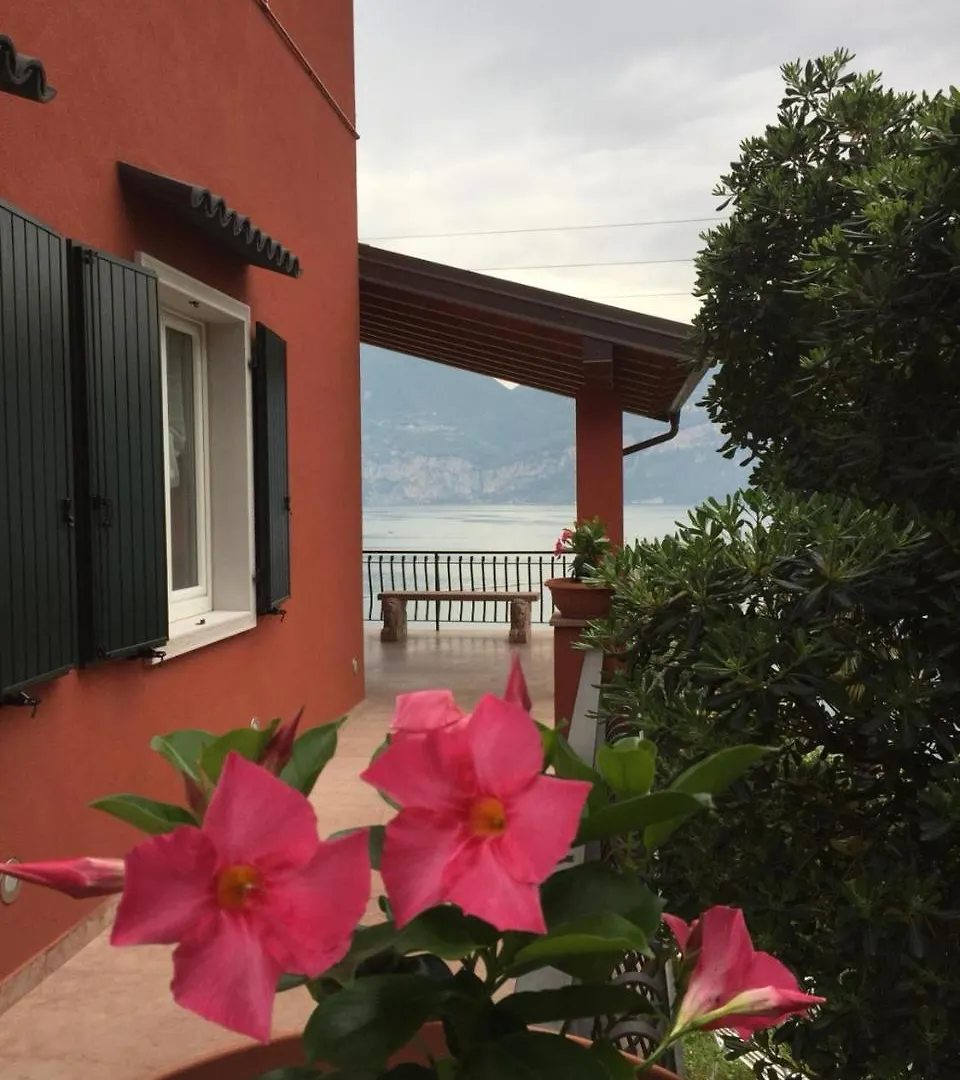 B&B Lil Brenzone sul Garda Bed & Breakfast