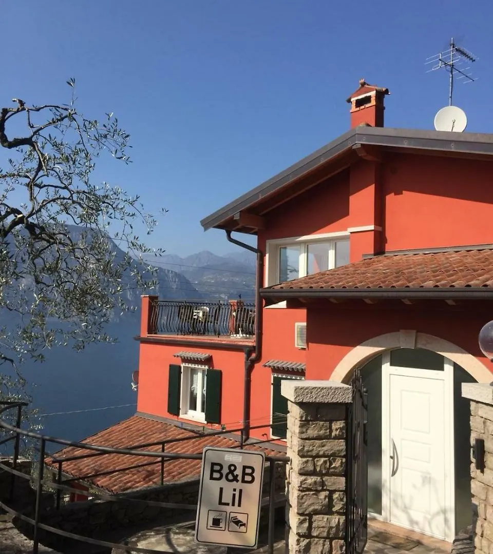 B&B Lil Brenzone sul Garda Bed & Breakfast
